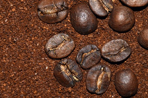 coffee-beans_and_grounded